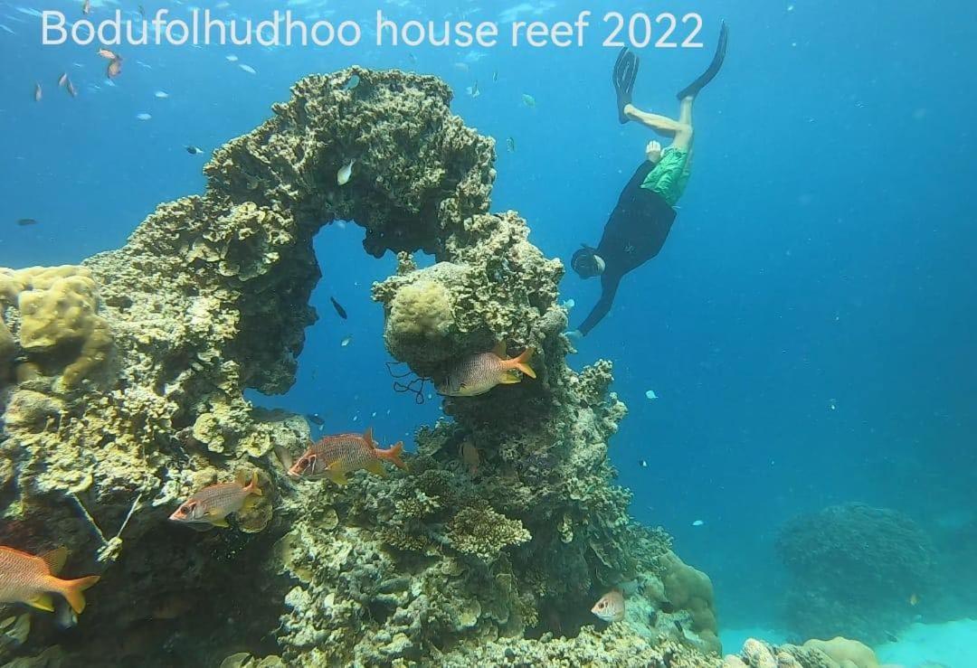 Surfretreat Hotel Bodufolhudhoo Exterior photo