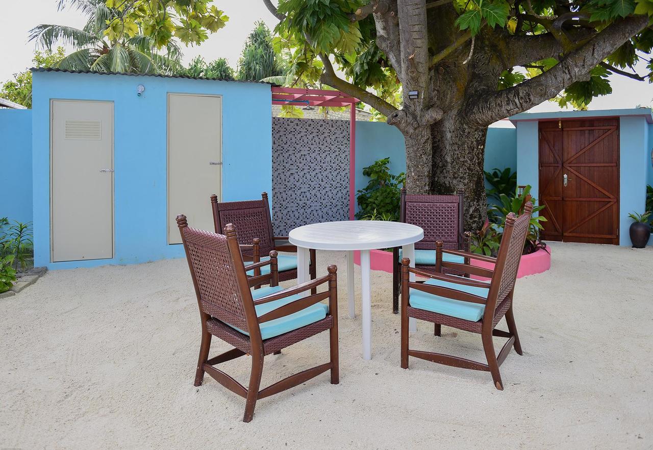 Surfretreat Hotel Bodufolhudhoo Exterior photo