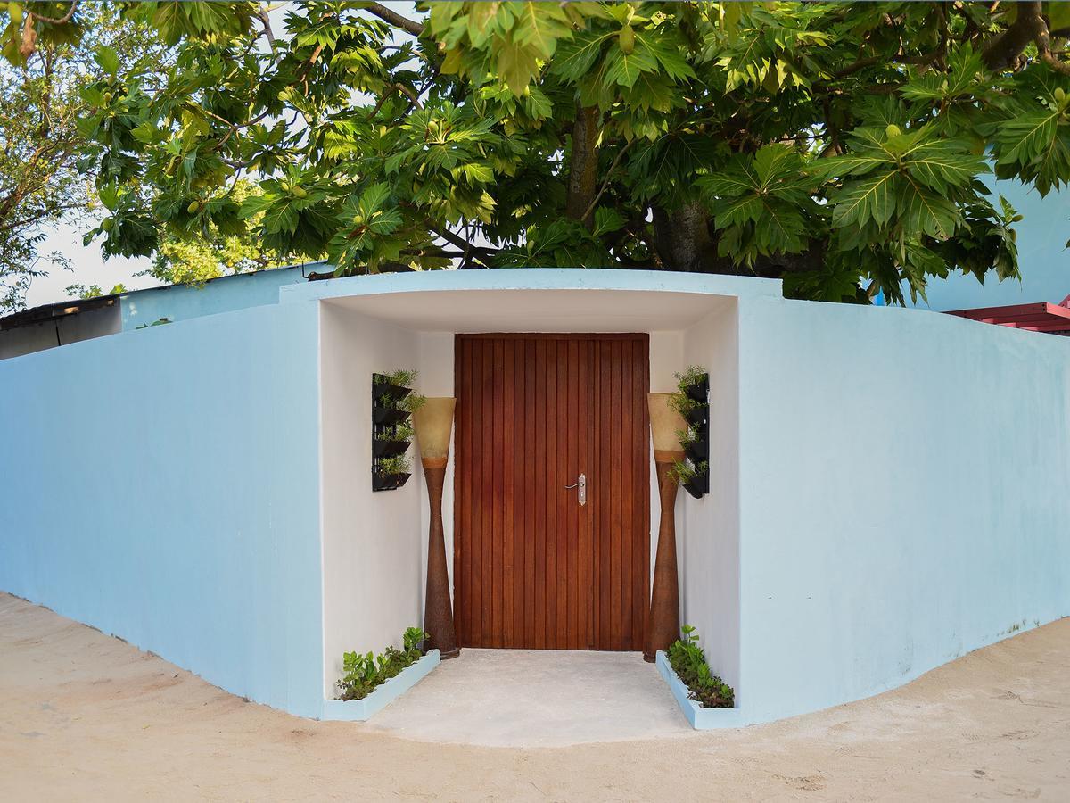 Surfretreat Hotel Bodufolhudhoo Exterior photo